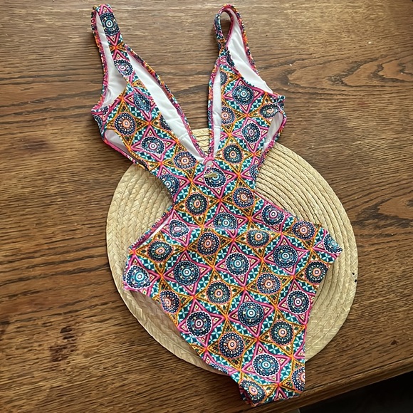 Volcom One State Aztec Print Cutout One-piece Swimsuit Size XS - Picture 10 of 12